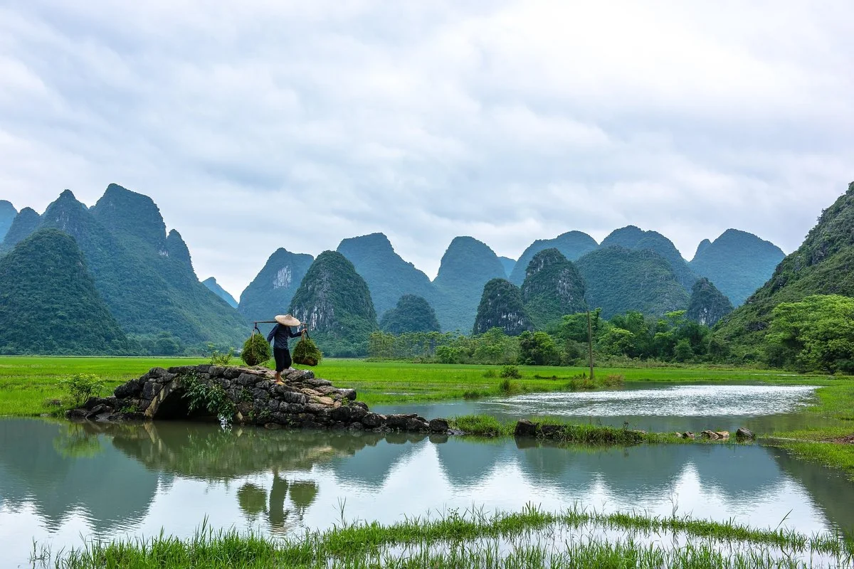 Li River Cruise — Guilin, Guangxi Zhuang Autonomous Region Natural (spot card)
